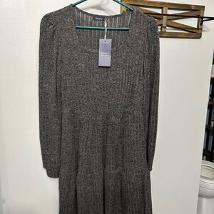 Signature by Sangria Women's Charcoal Long Sleeve Dress